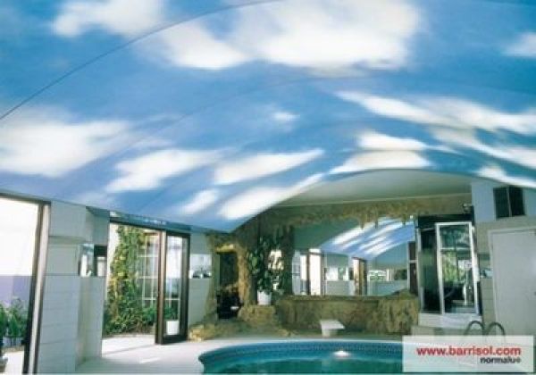 plafond-tendu-barrisol-piscine-ciel.jpg