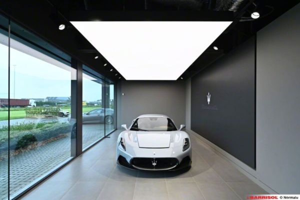 Maserati-plafond-tendu-850x567.jpg