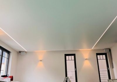 Plafond tendu blanc pour piscine intérieure