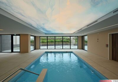 Plafond tendu imprimé rétroéclairé installé dans à la Residence Gallery