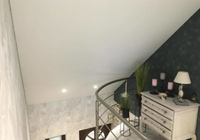 Installation d’un plafond tendu blanc mat Barrisol