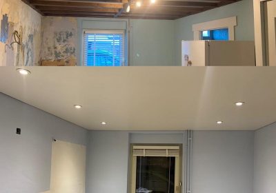 Installation d’un plafond tendu dans le cadre d’une rénovation