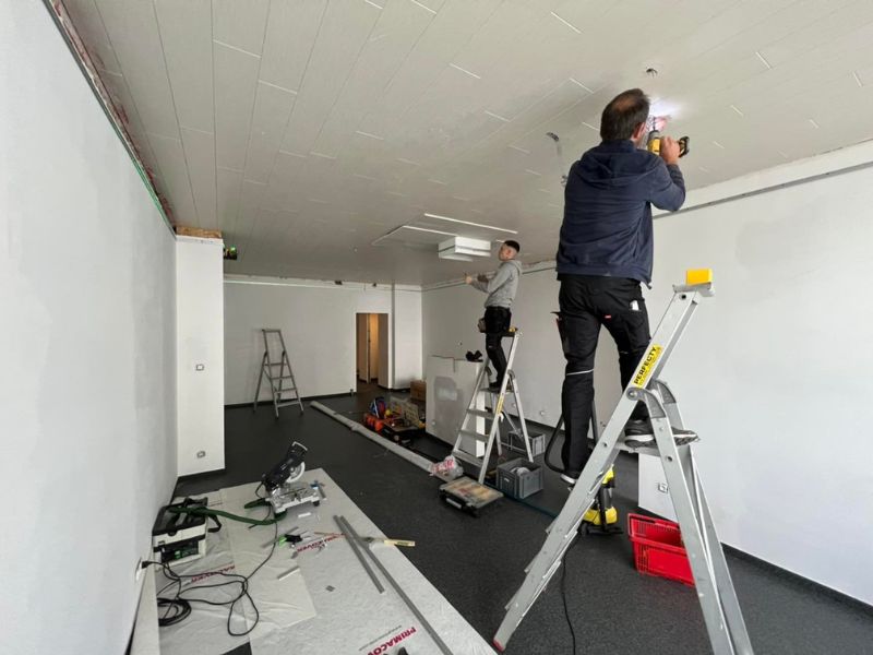 Réalisation d'une installation de plafond tendu